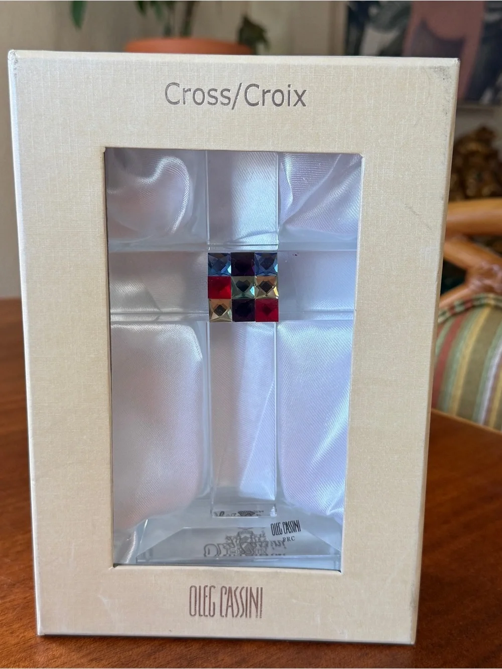 NIB Oleg Cassini 7” Clear Crystal Free Standing Cross Colorful Mosaic Center